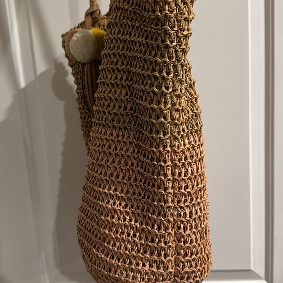 ⚫️⚫️ OLD NAVY COLOR-BLOCKED STRAW TOTE - Picture 9 of 9